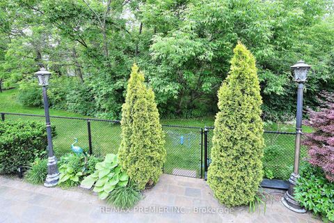 Photo 28 at 111 Arista Gate, Islington Woods, Vaughan