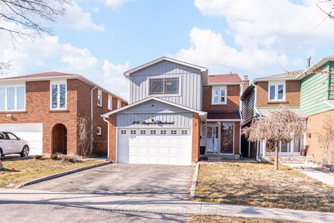 Photo 1 at 210 Braymore Boulevard, Rouge E11, Toronto