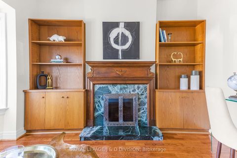 Photo 4 at 77 Chaplin Crescent, Eglinton, Toronto