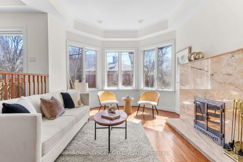 Photo 5 at 77 Chaplin Crescent, Eglinton, Toronto