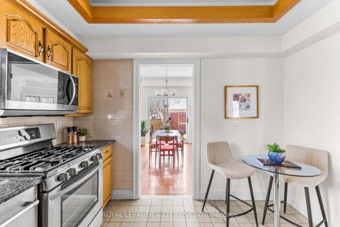 Photo 12 at 77 Chaplin Crescent, Eglinton, Toronto