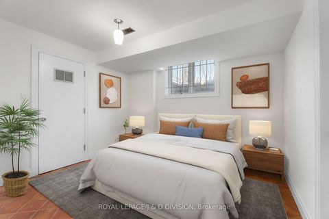 Photo 26 at 77 Chaplin Crescent, Eglinton, Toronto