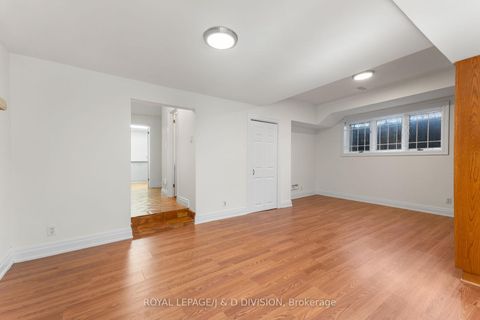 Photo 33 at 77 Chaplin Crescent, Eglinton, Toronto