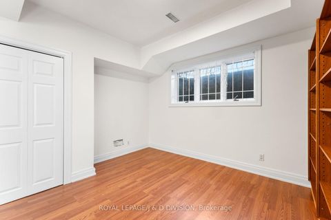 Photo 34 at 77 Chaplin Crescent, Eglinton, Toronto