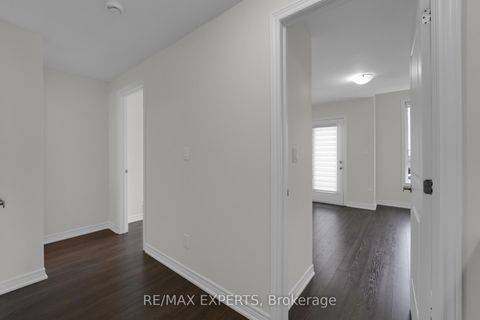 Photo 19 at 10 - 105 Kayla Crescent, Maple, Vaughan