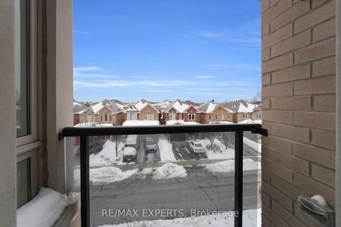 Photo 23 at 10 - 105 Kayla Crescent, Maple, Vaughan