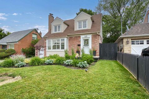 Photo 3 at 23 Farnsworth Drive, Pelmo Park W4, Toronto