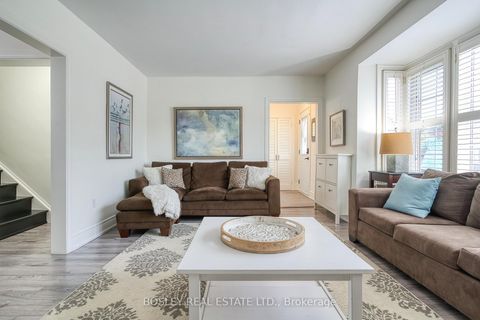 Photo 9 at 23 Farnsworth Drive, Pelmo Park W4, Toronto