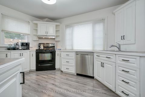 Photo 16 at 23 Farnsworth Drive, Pelmo Park W4, Toronto