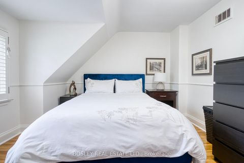 Photo 31 at 23 Farnsworth Drive, Pelmo Park W4, Toronto