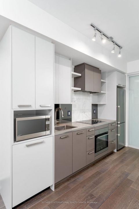 Photo 3 at 716 - 1830 Bloor Street W, High Park North, Toronto