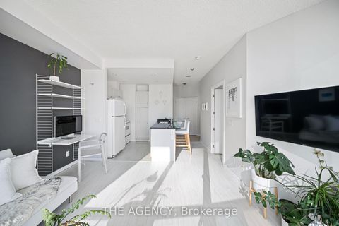 Photo 12 at 3313 - 208 Queens Quay W, Waterfront Communities C1, Toronto