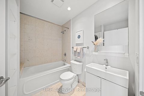 Photo 16 at 3313 - 208 Queens Quay W, Waterfront Communities C1, Toronto