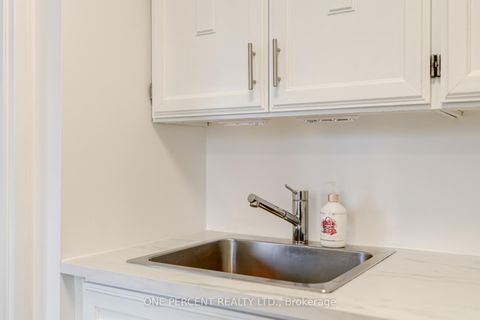 Photo 19 at 406 - 15390 Yonge Street, Aurora Heights, Aurora