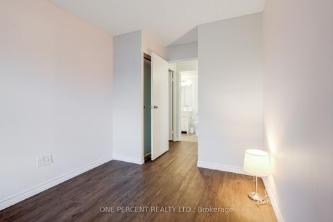 Photo 30 at 406 - 15390 Yonge Street, Aurora Heights, Aurora