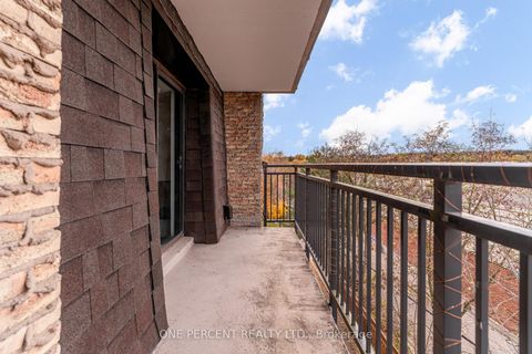 Photo 35 at 406 - 15390 Yonge Street, Aurora Heights, Aurora