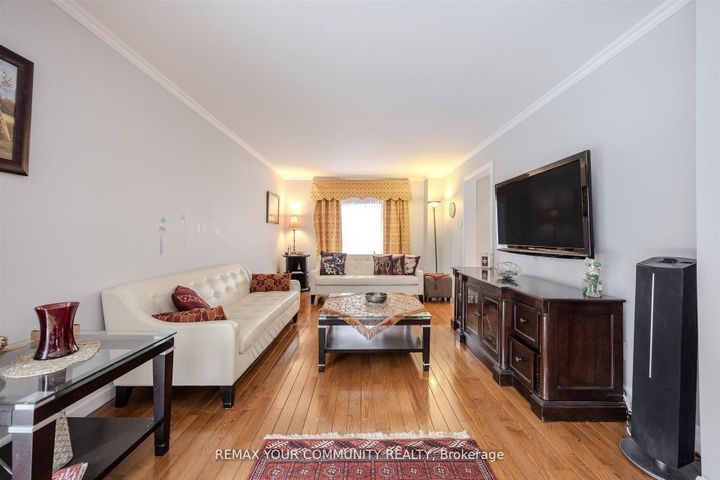 Photo 12 at 2 Kirkland Court, Westbrook, Richmond Hill