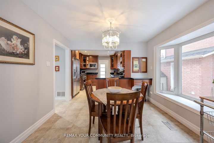 Photo 15 at 2 Kirkland Court, Westbrook, Richmond Hill