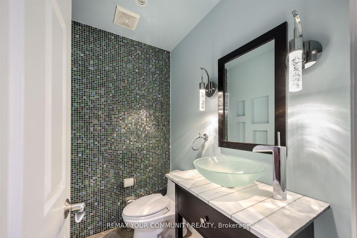 Photo 24 at 2 Kirkland Court, Westbrook, Richmond Hill