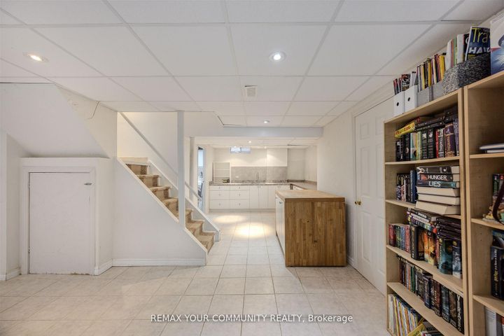 Photo 34 at 2 Kirkland Court, Westbrook, Richmond Hill