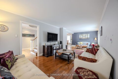 Photo 9 at 2 Kirkland Court, Westbrook, Richmond Hill