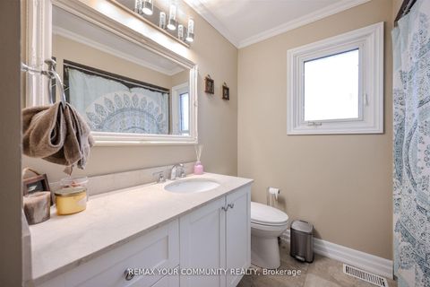 Photo 32 at 2 Kirkland Court, Westbrook, Richmond Hill