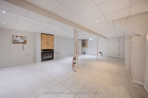 Photo 35 at 2 Kirkland Court, Westbrook, Richmond Hill