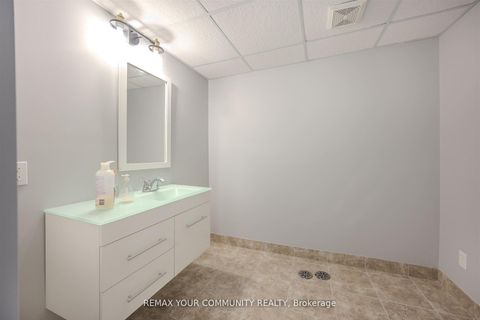 Photo 37 at 2 Kirkland Court, Westbrook, Richmond Hill