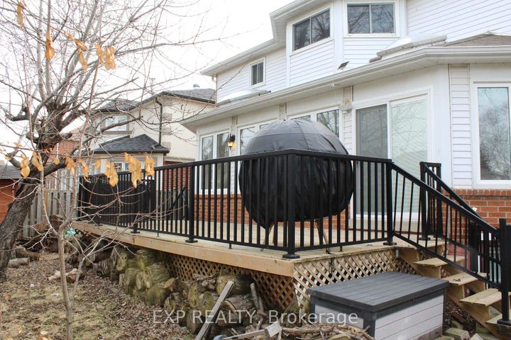 Photo 4 at 48 Howell Street, Brampton South, Brampton