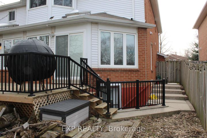 Photo 5 at 48 Howell Street, Brampton South, Brampton