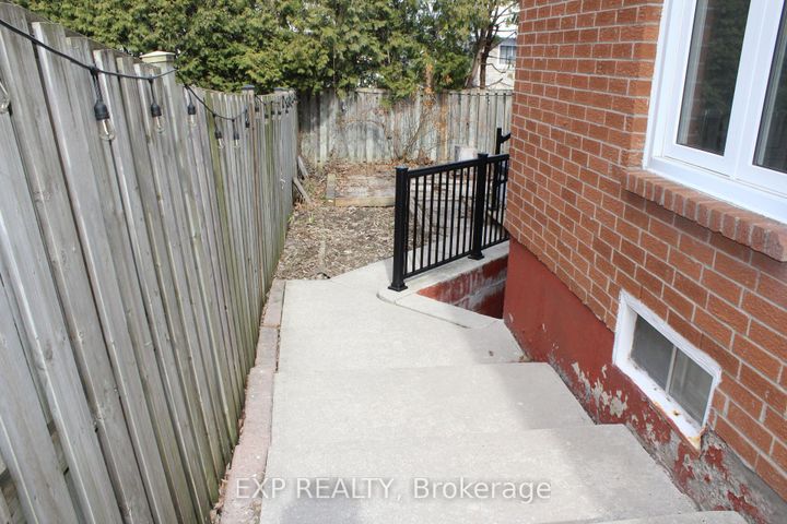 Photo 6 at 48 Howell Street, Brampton South, Brampton