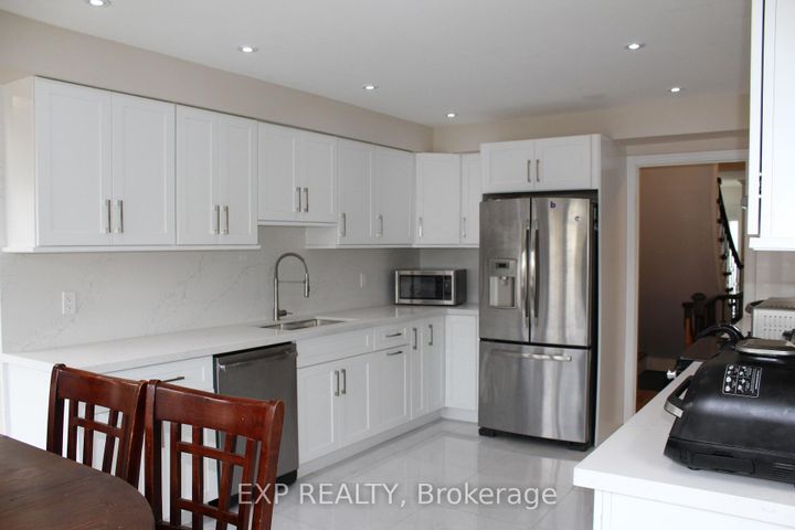 Photo 10 at 48 Howell Street, Brampton South, Brampton