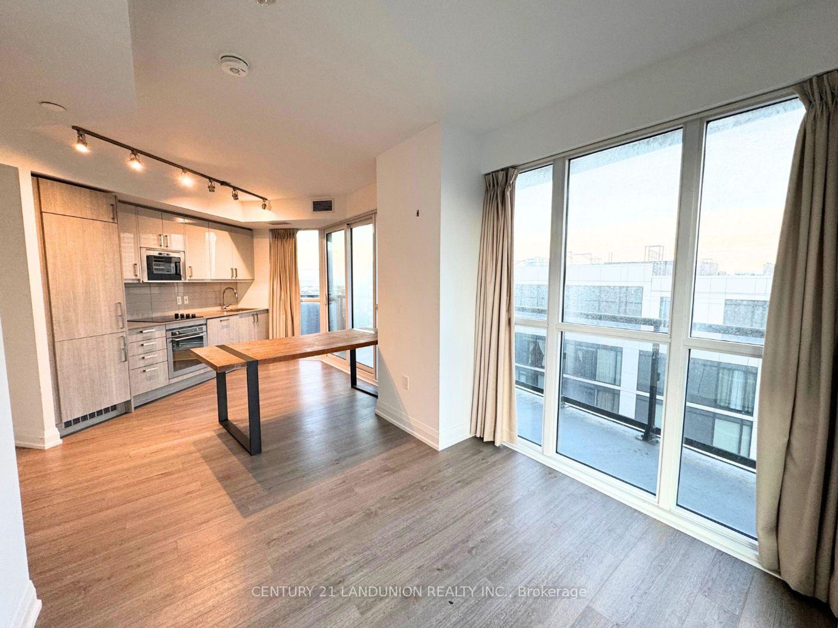 77 Mutual Street, Yonge Corridor, Toronto by Loree Meneguzzi Real Estate 77 Mutual Street, Yonge Corridor, Toronto