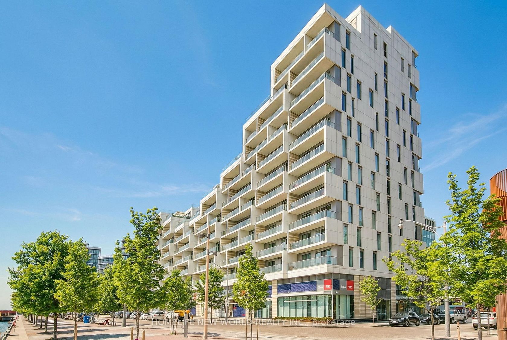 103 - 118 Merchants' Wharf, Waterfront Communities C8, Toronto by Loree Meneguzzi Real Estate 103 - 118 Merchants' Wharf, Waterfront Communities C8, Toronto