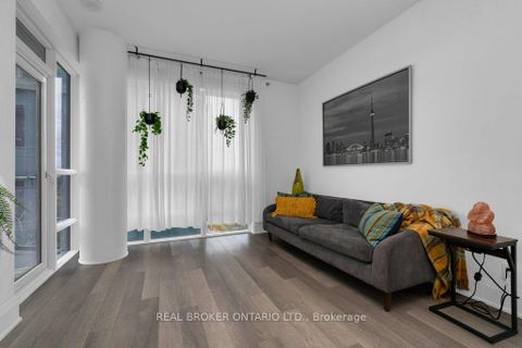 Photo 5 at #503 - 111 Worsley Street, City Centre, Barrie