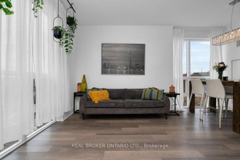 Photo 10 at #503 - 111 Worsley Street, City Centre, Barrie