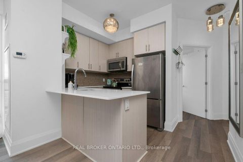 Photo 12 at #503 - 111 Worsley Street, City Centre, Barrie