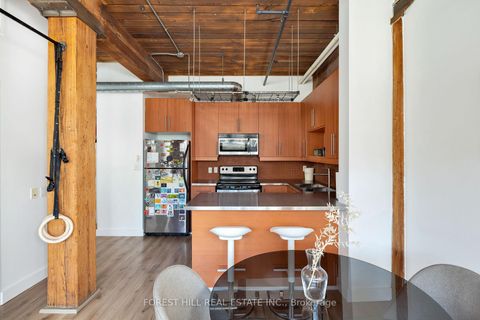 Photo 10 at 105 - 2154 Dundas Street W, Roncesvalles, Toronto