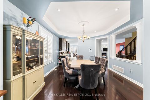 Photo 8 at 86 Rockland Crescent, Brooklin, Whitby