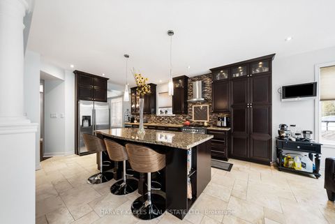 Photo 13 at 86 Rockland Crescent, Brooklin, Whitby