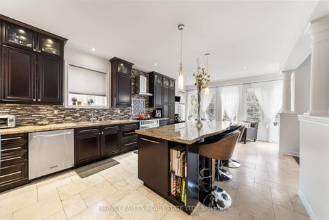 Photo 14 at 86 Rockland Crescent, Brooklin, Whitby