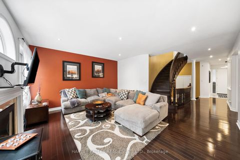 Photo 18 at 86 Rockland Crescent, Brooklin, Whitby