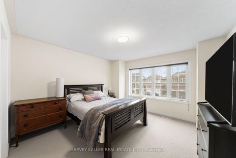 Photo 25 at 86 Rockland Crescent, Brooklin, Whitby