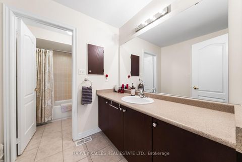 Photo 27 at 86 Rockland Crescent, Brooklin, Whitby