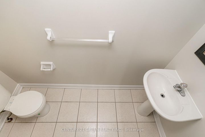Photo 9 at 449 Aspendale Crescent, Meadowvale Village, Mississauga