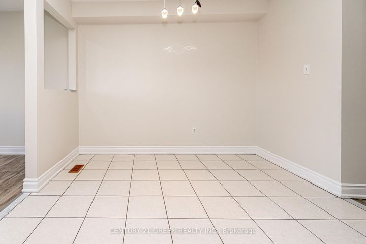 Photo 18 at 449 Aspendale Crescent, Meadowvale Village, Mississauga