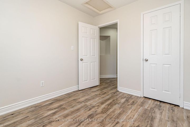 Photo 25 at 449 Aspendale Crescent, Meadowvale Village, Mississauga