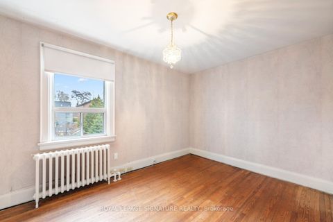 Photo 11 at 15 Marlow Avenue, East York, Toronto