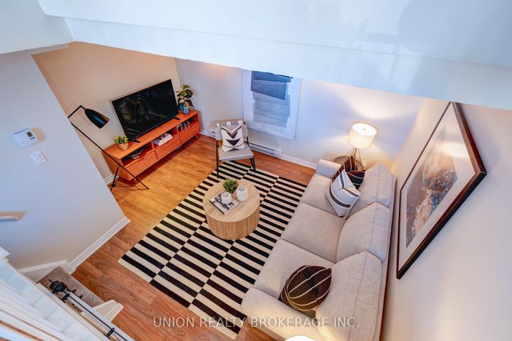 Photo 9 at 20 - 1666 Queen Street E, Woodbine Corridor, Toronto