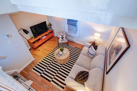 Photo 9 at 20 - 1666 Queen Street E, Woodbine Corridor, Toronto